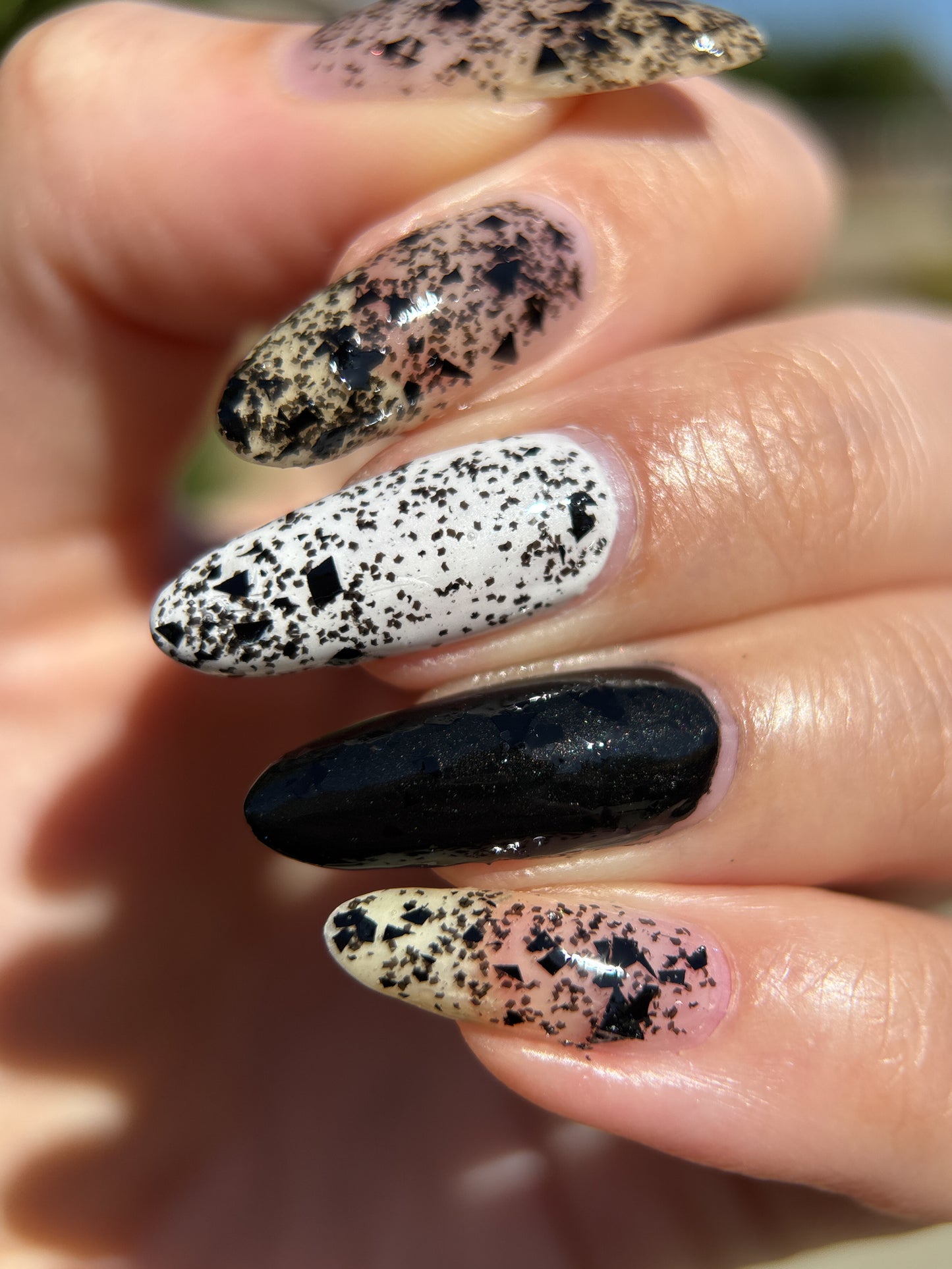 Black Hole (Topper)