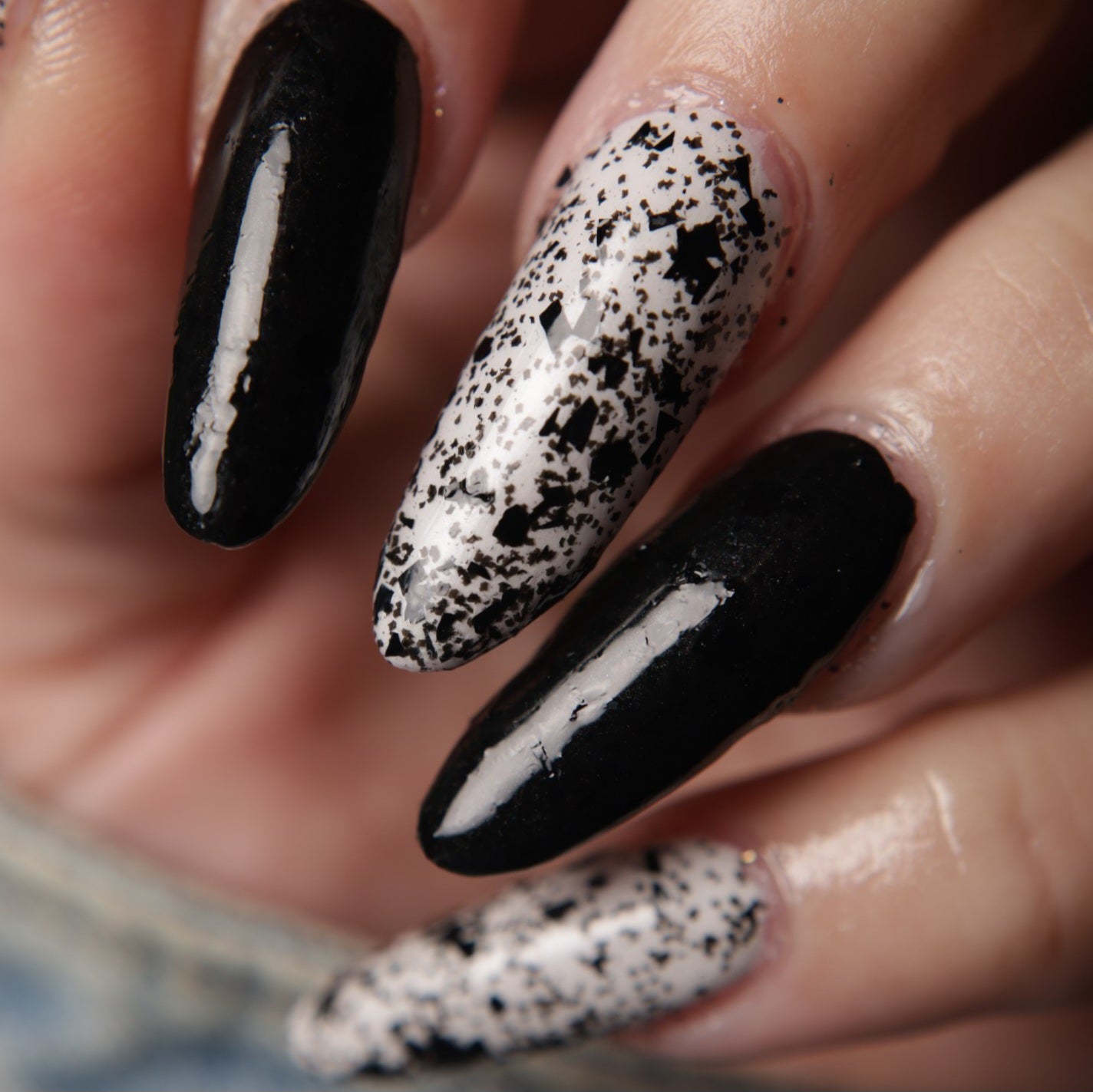 Black Hole (Topper)